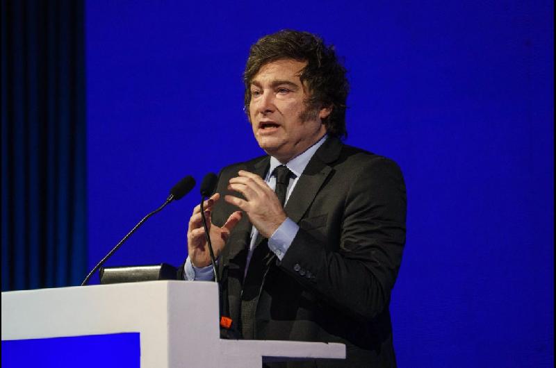 Guerra al relato de la crisis- Milei usoacute la televisioacuten para defender su economiacutea