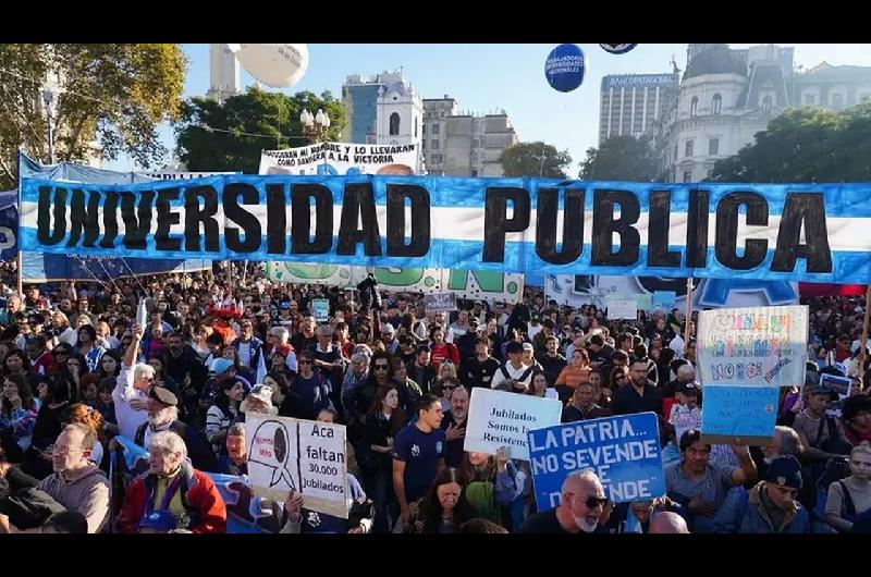 Docentes universitarios paran 48 horas contra el Gobierno por fondos y salarios