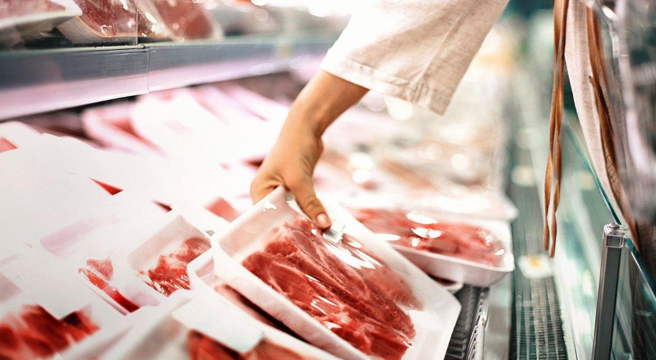 El consumo de carne cayoacute 12-en-porciento- en lo que va del antildeo y los argentinos comen casi 5 kilos menos que en 2025