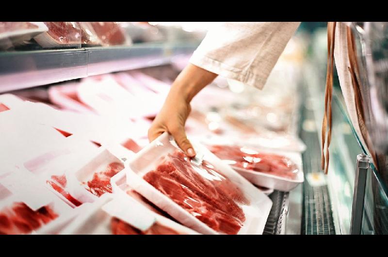 El consumo de carne cayoacute 12-en-porciento- en lo que va del antildeo y los argentinos comen casi 5 kilos menos que en 2025