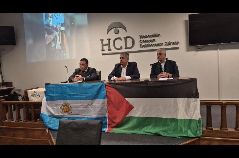 Poleacutemica en Zaacuterate- el PJ realizoacute un acto en apoyo a Palestina en el Concejo Deliberante