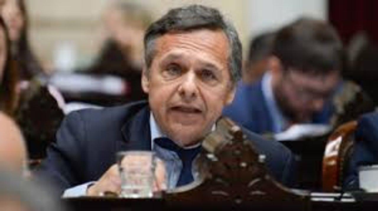 Diego Giuliano presentoacute un proyecto para prevenir las consecuencias del fenoacutemeno El Nintildeo