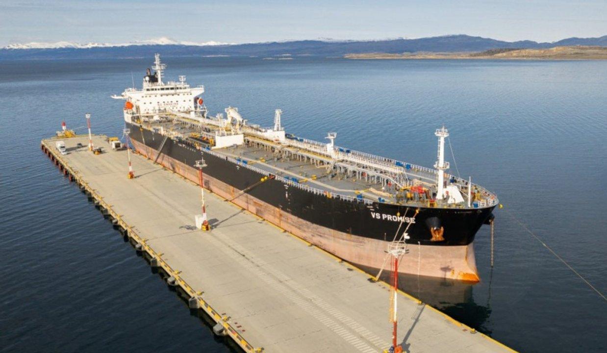 Taiana y Grabois repudiaron el ingreso de un buque petrolero britaacutenico a Ushuaia y reclamaron su expulsioacuten