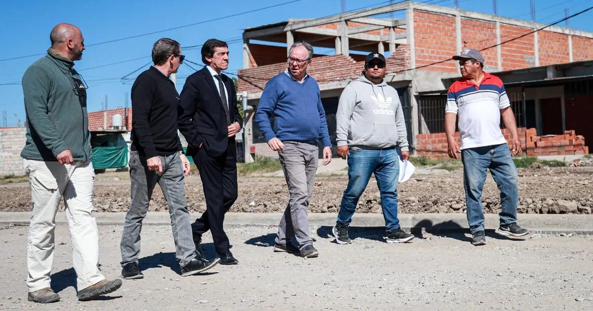 Avanza la pavimentacioacuten de Av Juellar en Alto Comedero