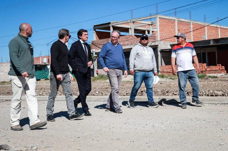 Avanza la pavimentacioacuten de Av Juellar en Alto Comedero