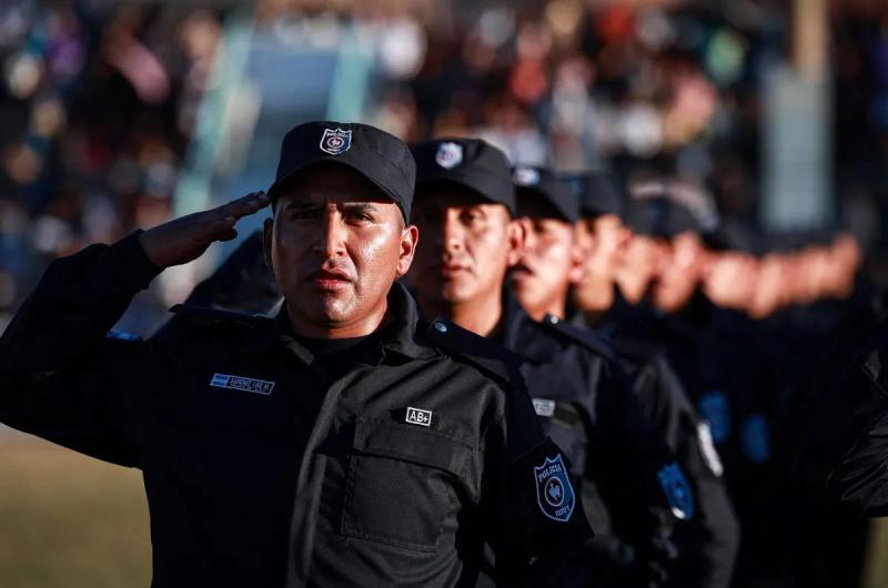 Prestaron juramento maacutes de 500 egresados del Instituto Provincial de Seguridad