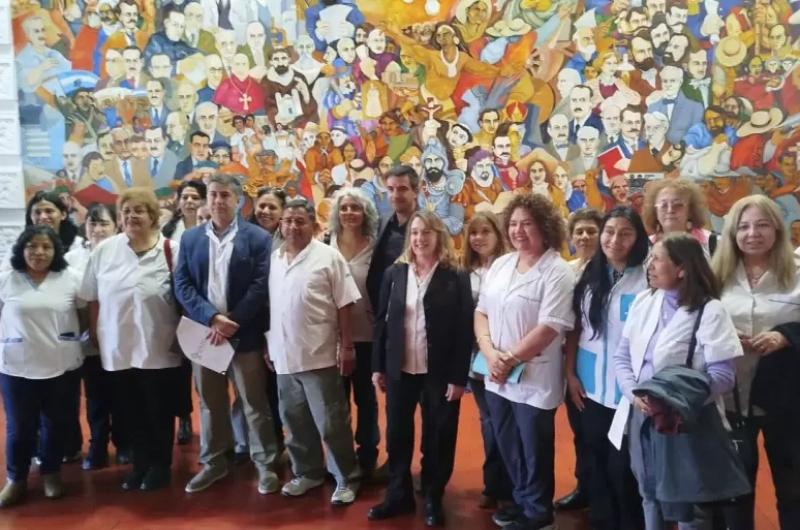 El Colegio Farmaceacuteutico ponderoacute la normativa que actualiza la del antildeo 1969