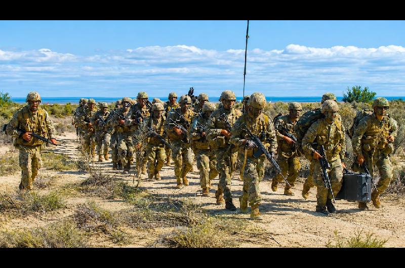 ATE marcha al Ministerio de Defensa por el reclamo salarial de militares y personal de las Fuerzas Armadas