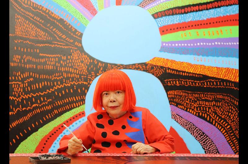 Murioacute Yayoi Kusama la reina de los lunares a los 97 antildeos
