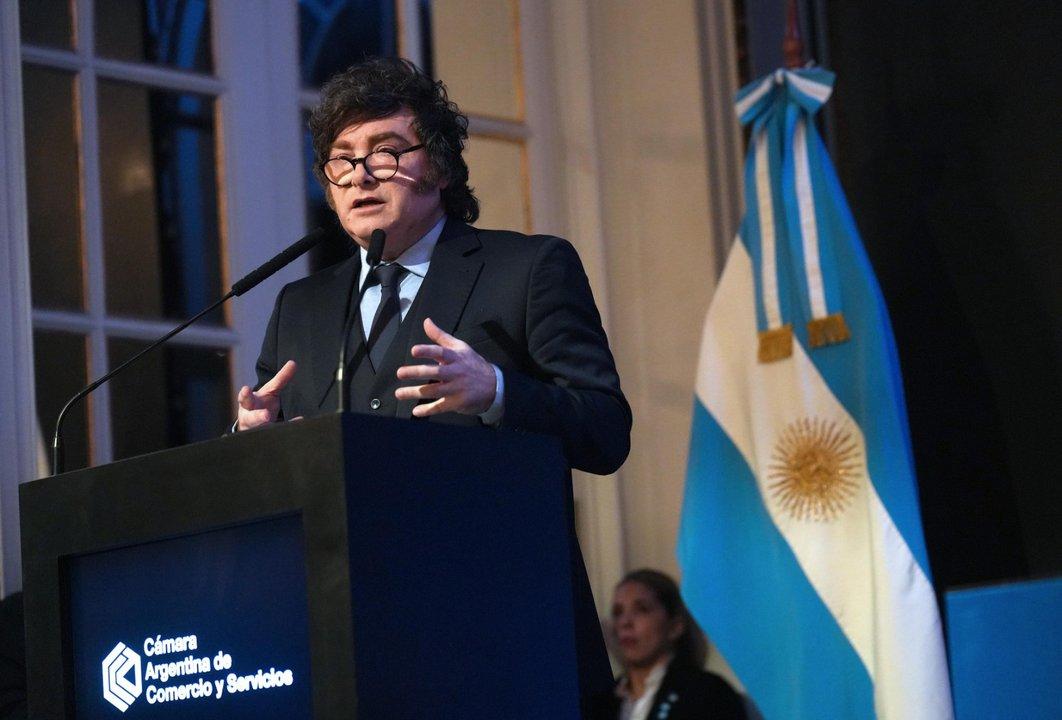 El Gobierno busca garantizar salarios miacutenimos de al menos 1 milloacuten en las negociaciones paritarias