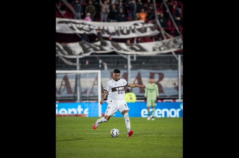 Con un Cozzani heroico Platense le ganoacute a Instituto y se metioacute en cuartos de la Copa Argentina 2026