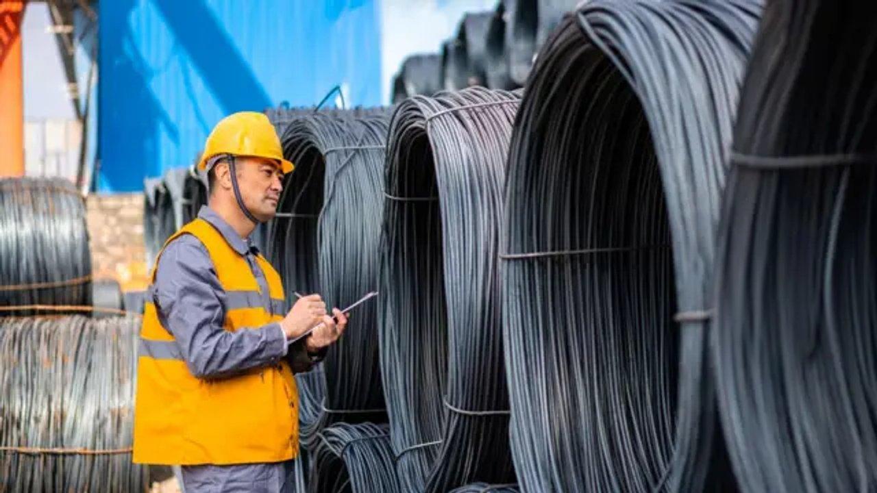 La produccioacuten de acero crudo crecioacute en julio pero China sigue dominando el mercado