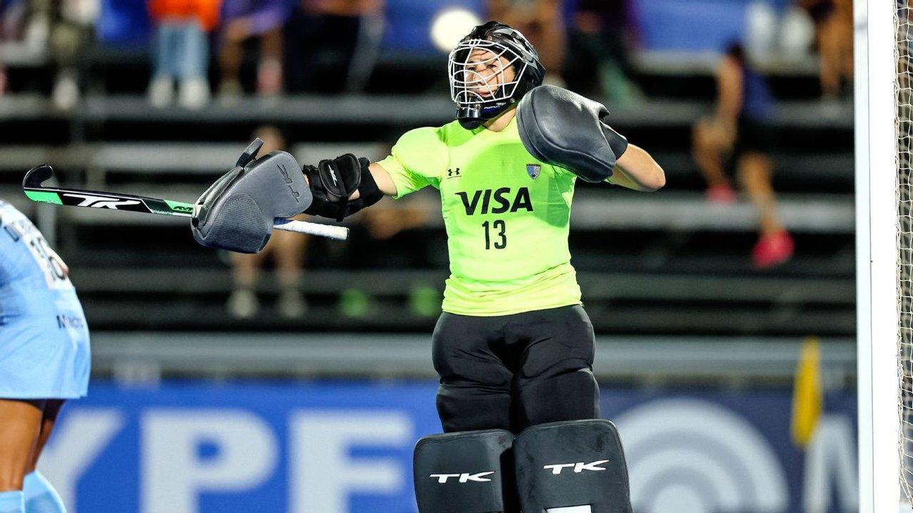 Cristina Cosentino la arquera que se transformoacute en la gran heroiacutena de Las Leonas
