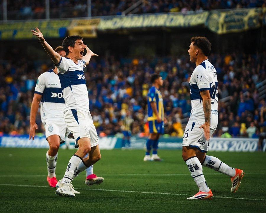 Gimnasia y Esgrima La Plata se lo ganoacute sobre el final a Rosario Central en el Torneo Clausura