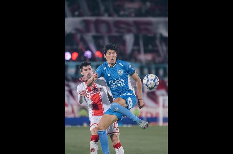 Huracaacuten empatoacute con Estudiantes de Riacuteo Cuarto y se metioacute en los Play Off del Torneo Clausura