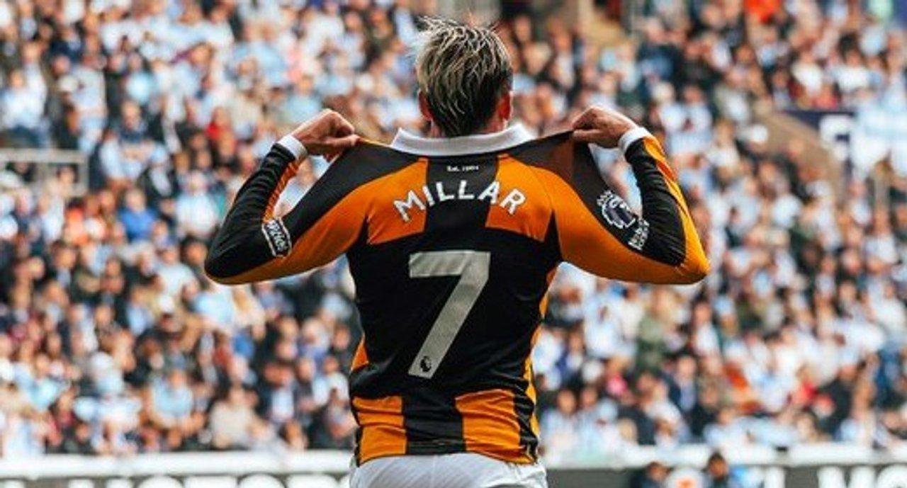 El sorprendente Hull City alcanzoacute el liderato de la Premier League