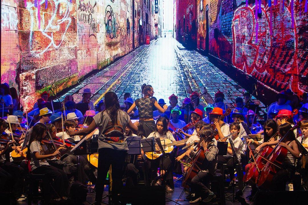 Meacutexico- procuran alejar a la nintildeez de la violencia a traveacutes de la muacutesica