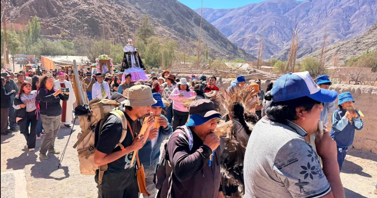 Purmamarca renovoacute su fe en honras a Santa Rosa de Lima 