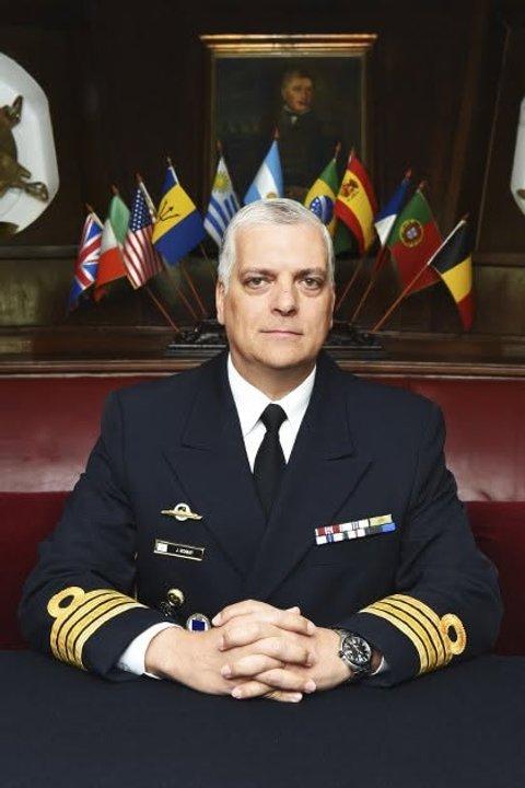 El jefe de la Armada Argentina reconoce que el Estrecho de Magallanes ldquopertenece a Chilerdquo