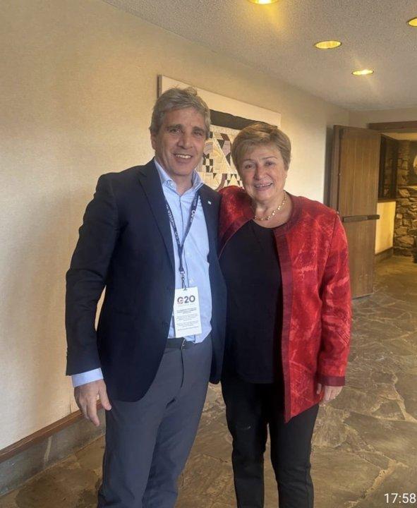 Caputo se reunioacute en EE UU con Georgieva y abordaron ldquola agenda econoacutemica de la Argentinardquo