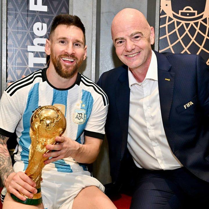 Infantino sobre la despedida de Messi de la Seleccioacuten- ldquoTe retiraacutes como campeoacuten de la Copa Mundialrdquo