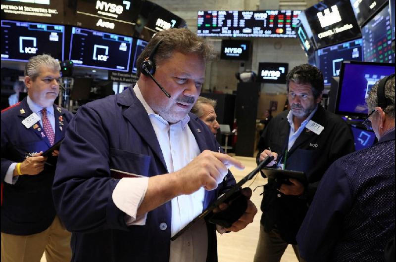 El Riesgo Paiacutes se mantiene por encima de los 500 puntos y el SP Merval volvioacute a subir