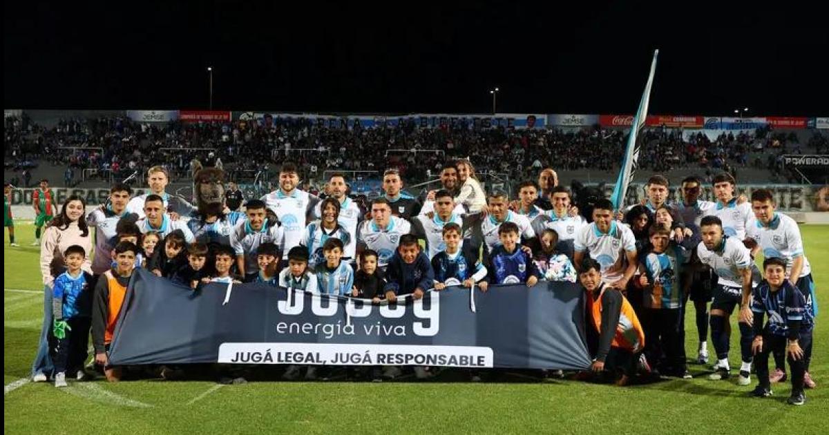 Al Lobo se le escapoacute el triunfo sobre el final 