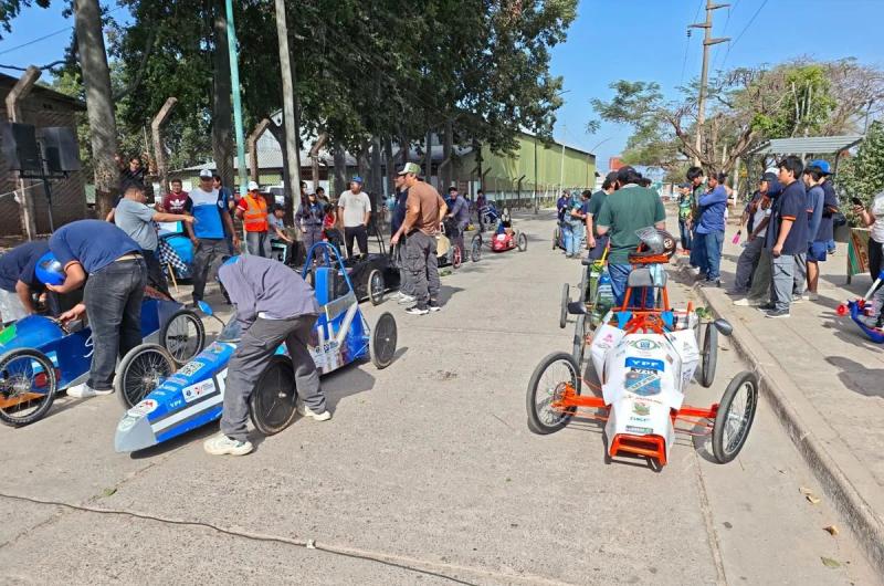 Estudiantes de Maimaraacute ganaron la prueba de destreza de la Eco Race regional