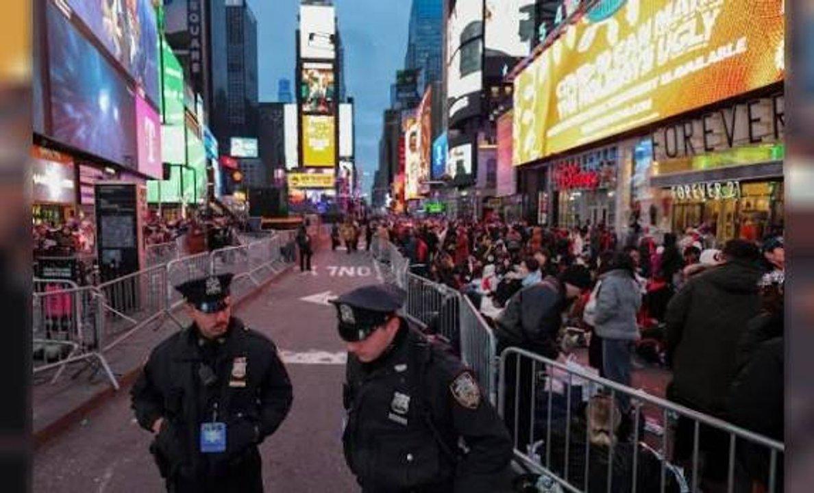 Nueva York- una mujer apuntildealoacute a dos personas cerca de Times Square y fue abatida por la Policiacutea