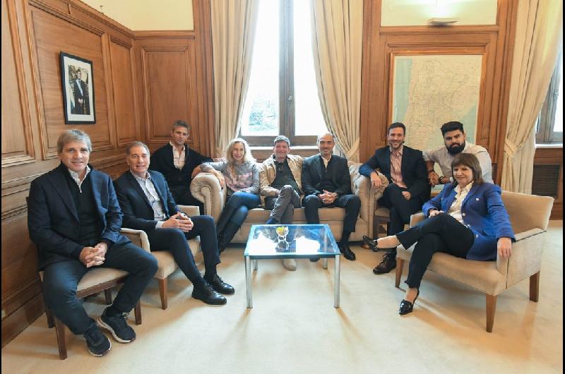 La mesa poliacutetica se reuacutene con el debate por las PASO latente