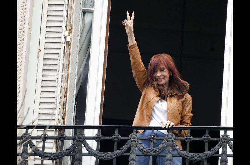 La tobillera electroacutenica de Cristina no puede precisar en queacute lugar del edificio estaacute la expresidenta