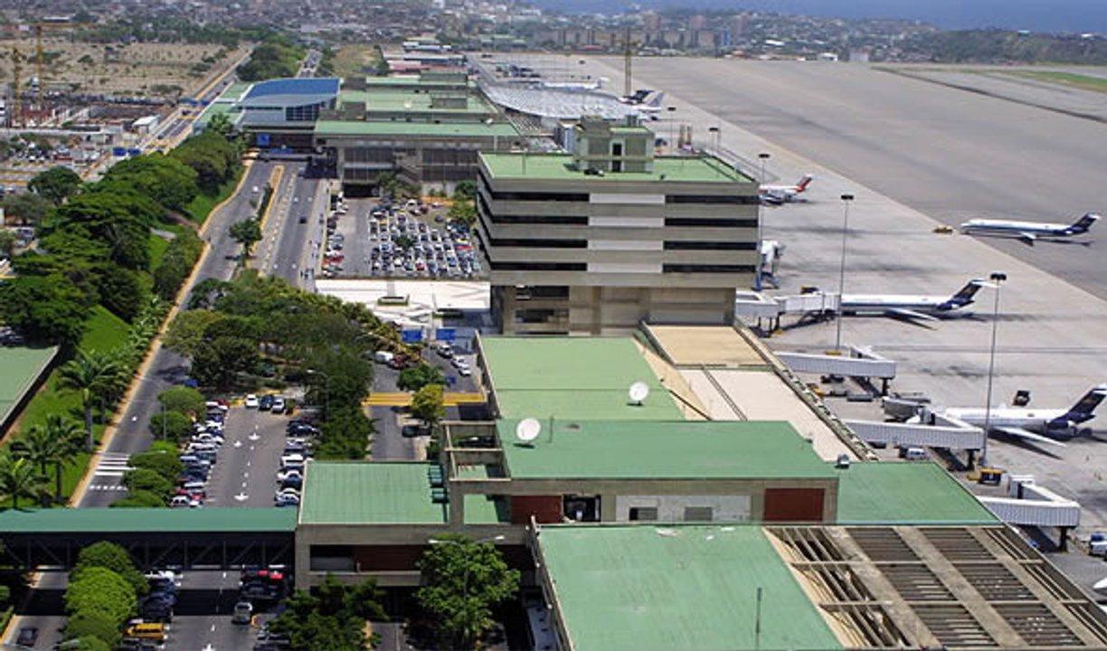 Aeropuerto de Caracas reabre tras graves dantildeos por los sismos en Venezuela