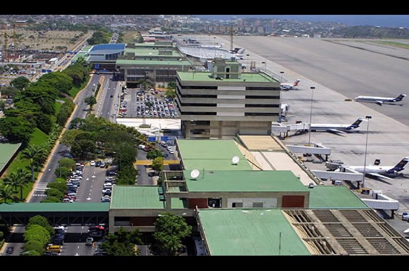 Aeropuerto de Caracas reabre tras graves dantildeos por los sismos en Venezuela