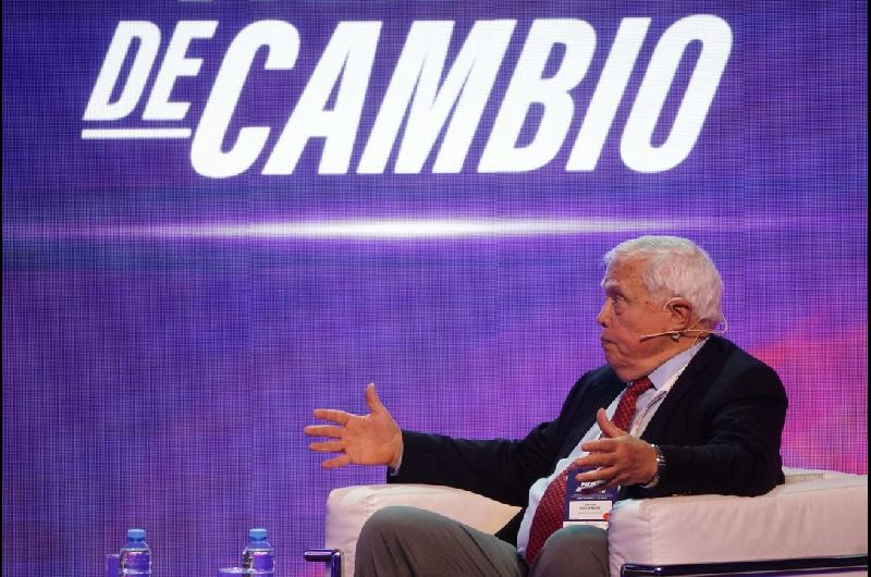 El guintildeo de un Nobel de Economiacutea a Milei- ldquoEl experimento para desregular los mercados y la actividad econoacutemica es muy importanterdquo