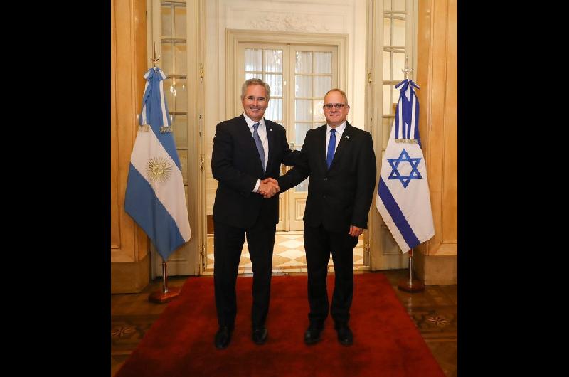 Argentina condecoroacute al embajador de Israel por sus cuatro antildeos de misioacuten diplomaacutetica en Buenos Aires