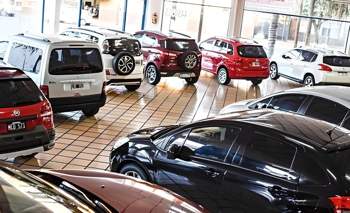 Concesionarios le apuntan a las tasas altas que cobran los bancos por las caiacutedas de ventas