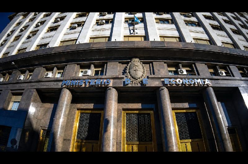 Economiacutea eliminoacute una comisioacuten de Energiacutea para precios de obra puacuteblica