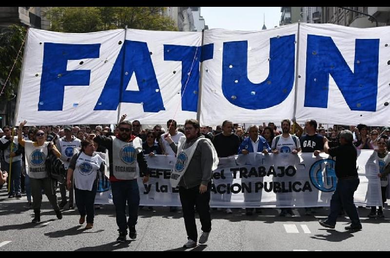 Docentes y no docentes pararon en universidades de todo el paiacutes por la Ley de Financiamiento