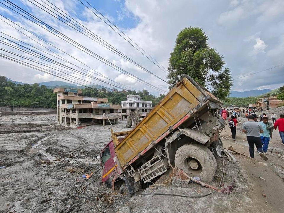 Asciende a 1252 la cifra de muertos tras el colapso glaciar en Nepal