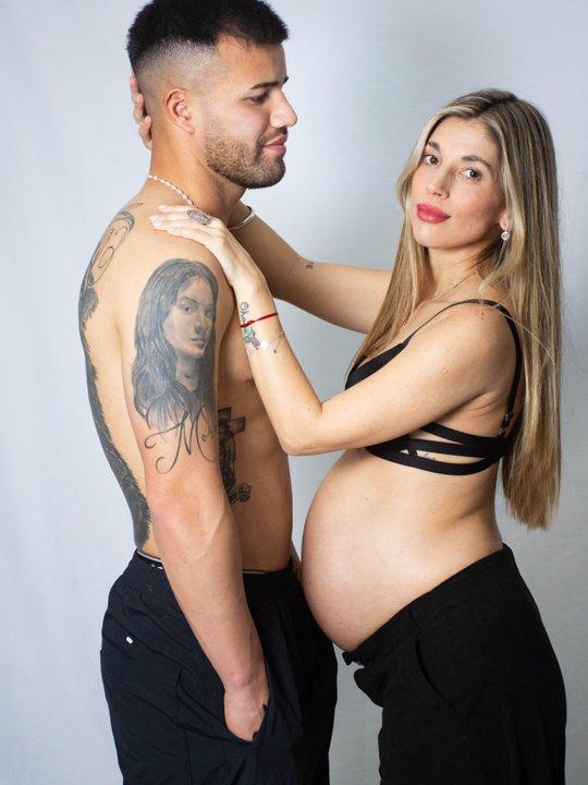 Chelo Weigandt celebra su amor con su nueva novia tras su fallida relacioacuten con Aacutengela Leiva