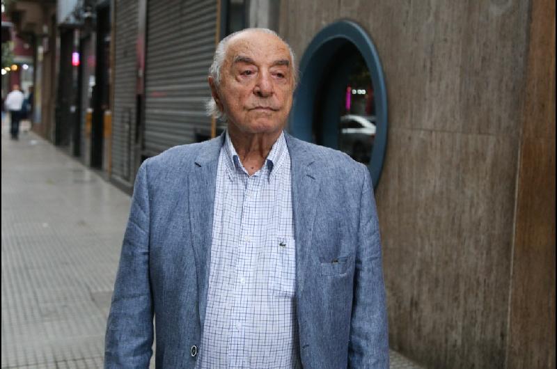 Un mandato maacutes para Cavalieri al frente del Sindicato de Comercio- un fallo judicial dejoacute afuera a la oposicioacuten