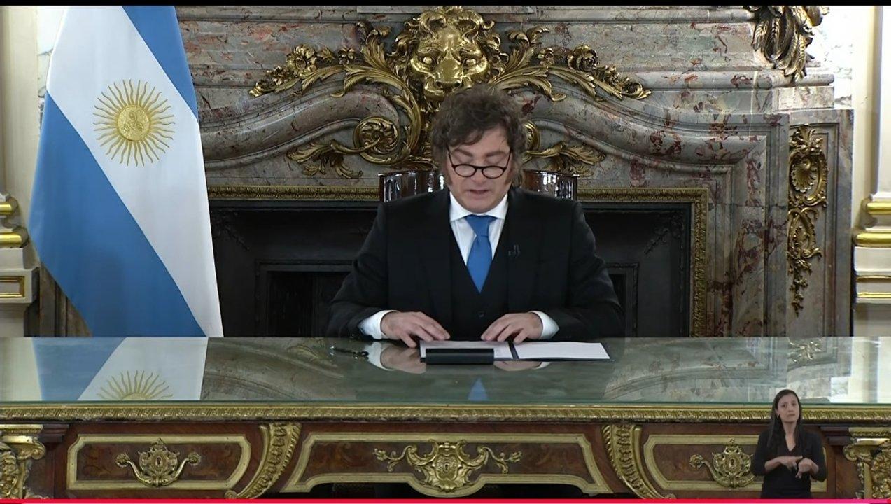 Javier Milei anuncioacute sanciones para empresas que operen en Malvinas y la construccioacuten de una base en Tierra del Fuego