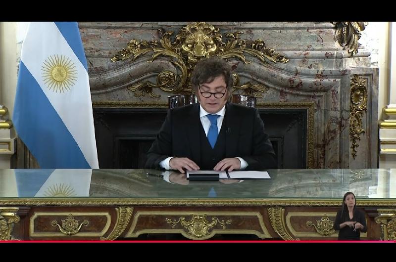 Javier Milei anuncioacute sanciones para empresas que operen en Malvinas y la construccioacuten de una base en Tierra del Fuego