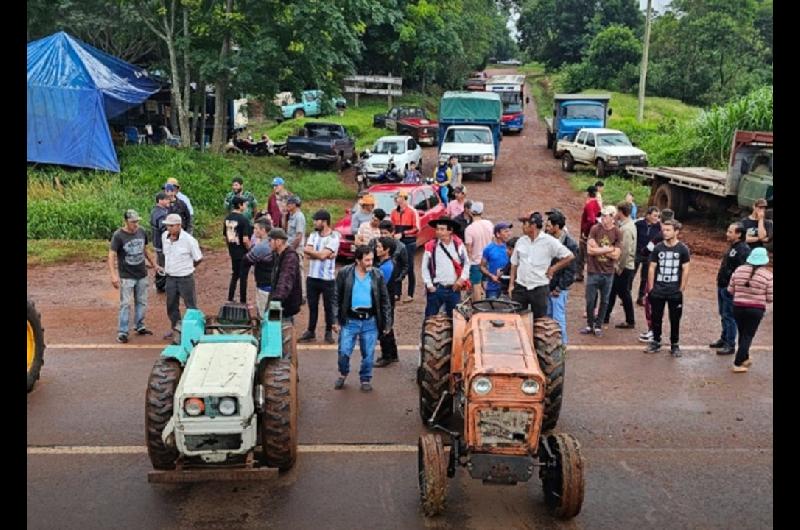 Yerbateros misioneros protestaron durante la visita de Milei