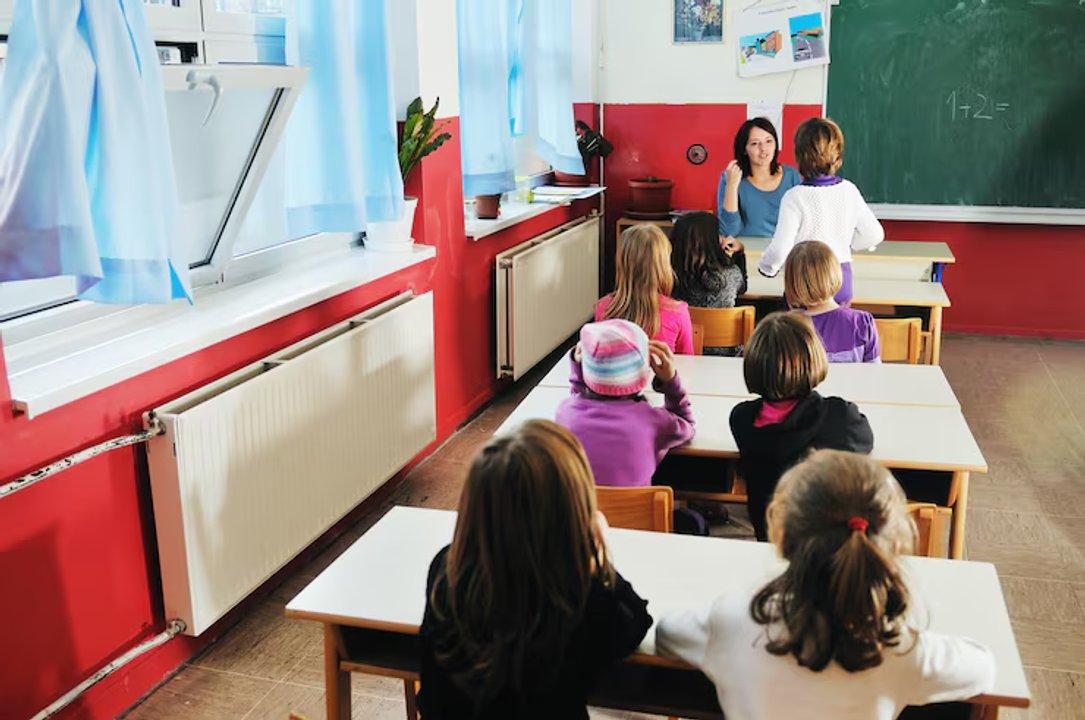 Radiografiacutea educativa- cada alumno cuesta 4 millones y seis de cada cien estudiantes secundarios repite el antildeo