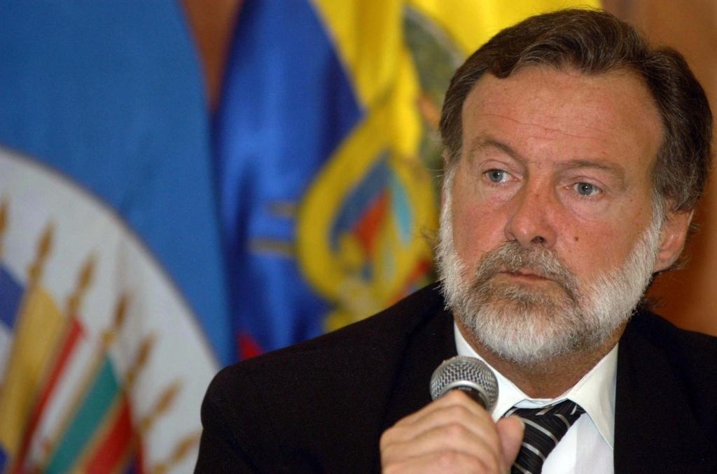 Rafael Bielsa- ldquoNo hubo inteligencia en el Poder Ejecutivo sino oportunismo y rapintildea y los desprecio por esordquo