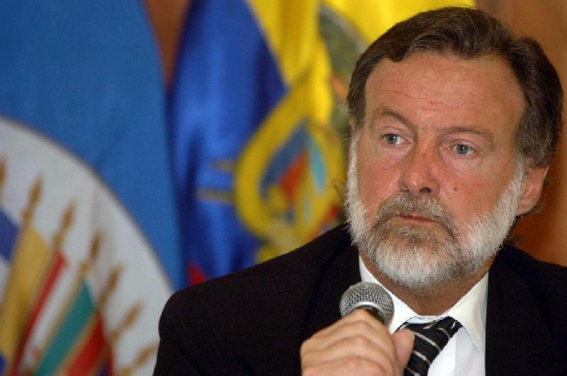 Rafael Bielsa- ldquoNo hubo inteligencia en el Poder Ejecutivo sino oportunismo y rapintildea y los desprecio por esordquo