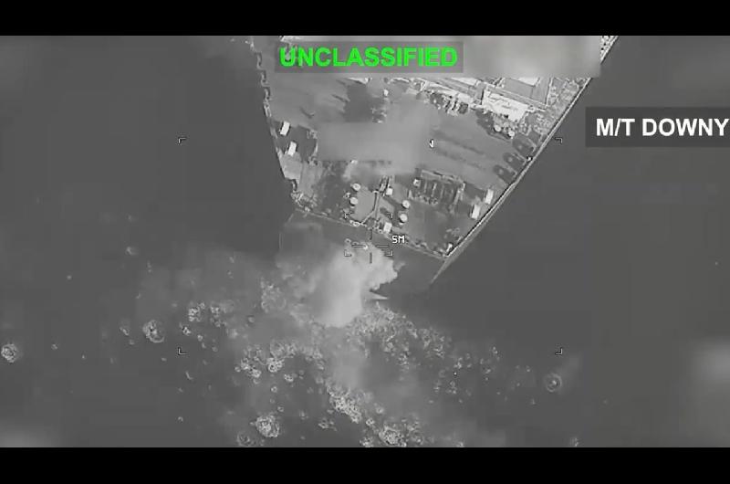Un buque petrolero iraniacute fue atacado con misiles por Estados Unidos cerca de la isla de Jarg