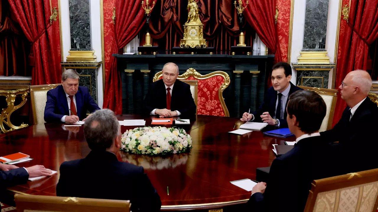 Kremlin- Putin sostuvo conversaciones constructivas con los enviados de Estados Unidos