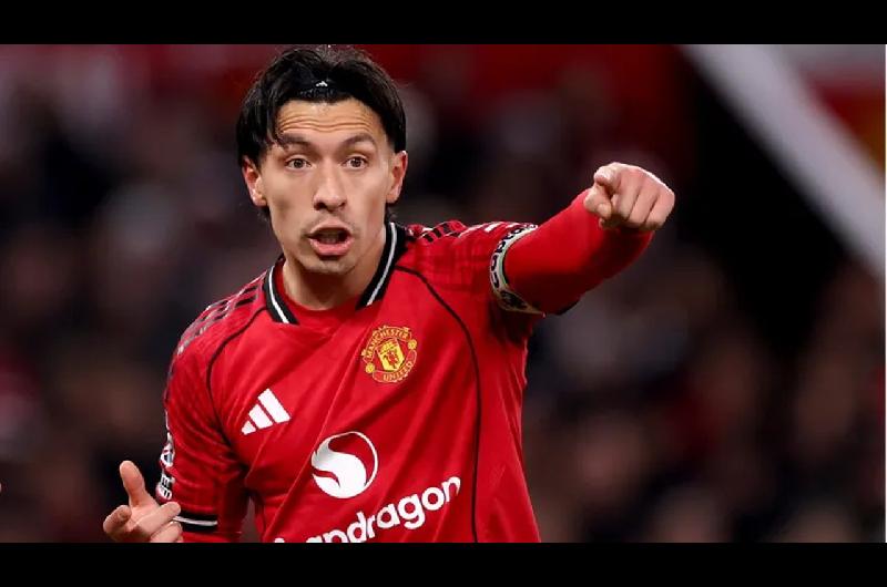 Con Lisandro Martiacutenez como titular el Manchester United igualoacute en su visita al Everton